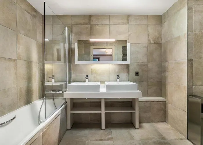 Moderne A Avec Parking Et Wifi - Fr-1-562-64 * Courchevel